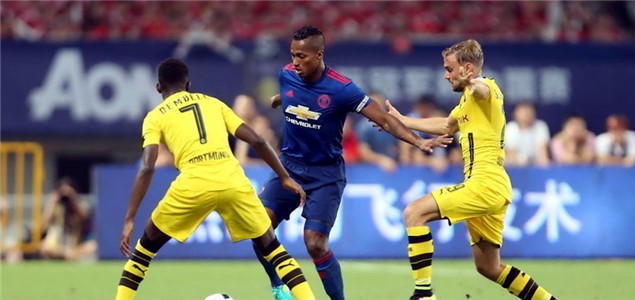 迷感到振奋 迷感到振奋